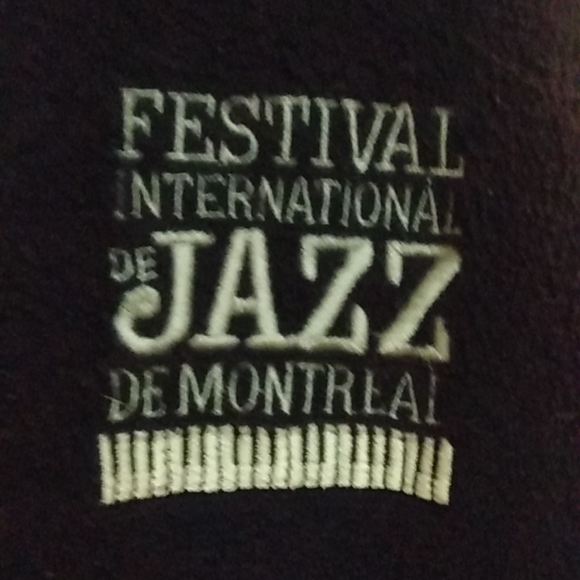 Sleeveless shirt with zipper - Picture 3 of 7